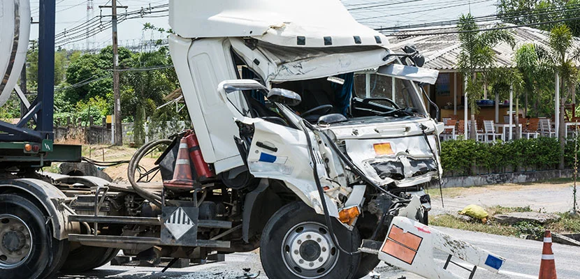 3 maneuvers trucks make that may cause accidents 
